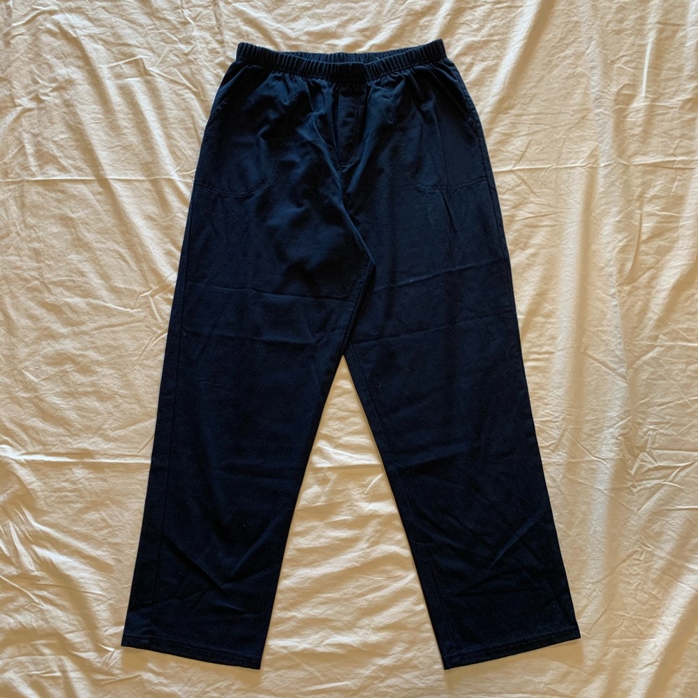 FLOWY NAVY PANTS